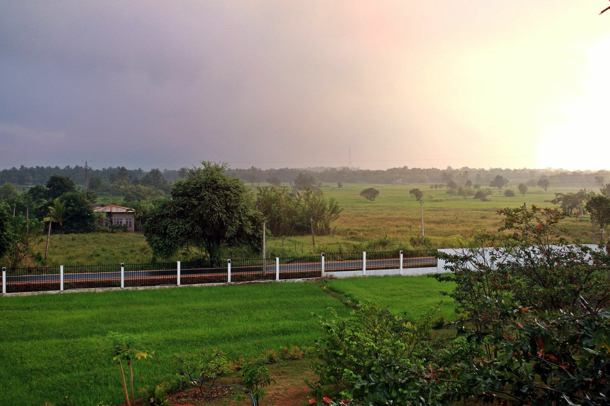 Freedom Village Dambulla Exterior photo